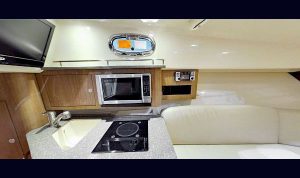 BOSTON WHALER CONQUEST 285 PILOTHOUSE WWW.MARECONSULT.COM.BR