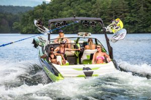 22VLX_lifestyle_wakesurf_lowres(1)