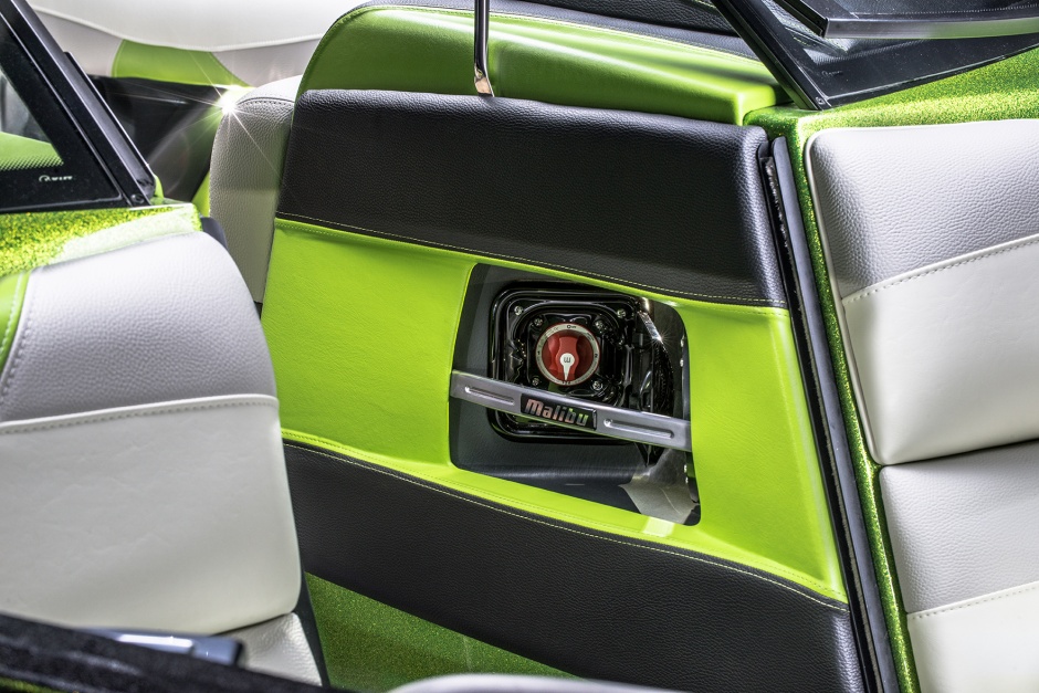 22VLX_studio_battery-switch_lowres(1)