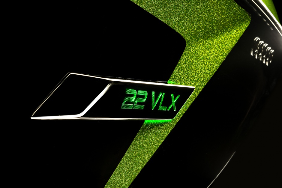 22VLX_studio_close-up_plate_lowres(1)