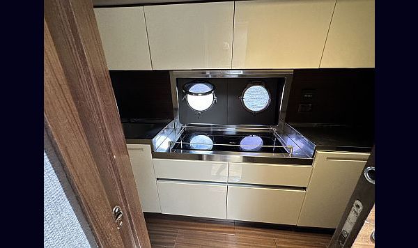 Azimut 72 S 2012 www.mareconsult.com (84)