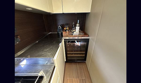 Azimut 72 S 2012 www.mareconsult.com (86)