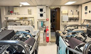 Azimut 95 2010 www.mareconsult.com.br (117)