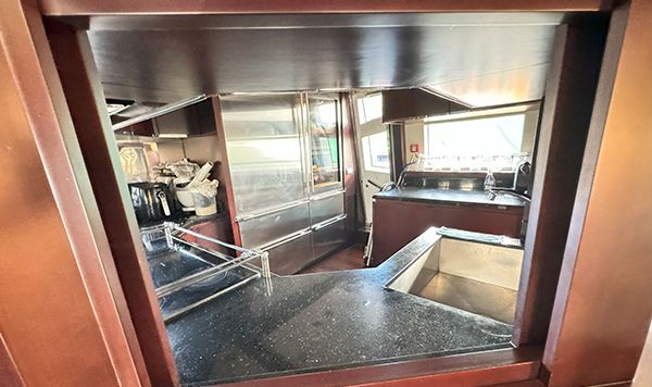 Azimut 95 2010 www.mareconsult.com.br (61)