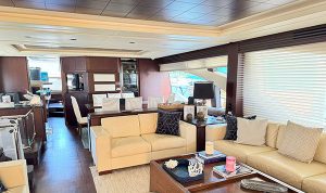 Azimut 95 2010 www.mareconsult.com.br (67)