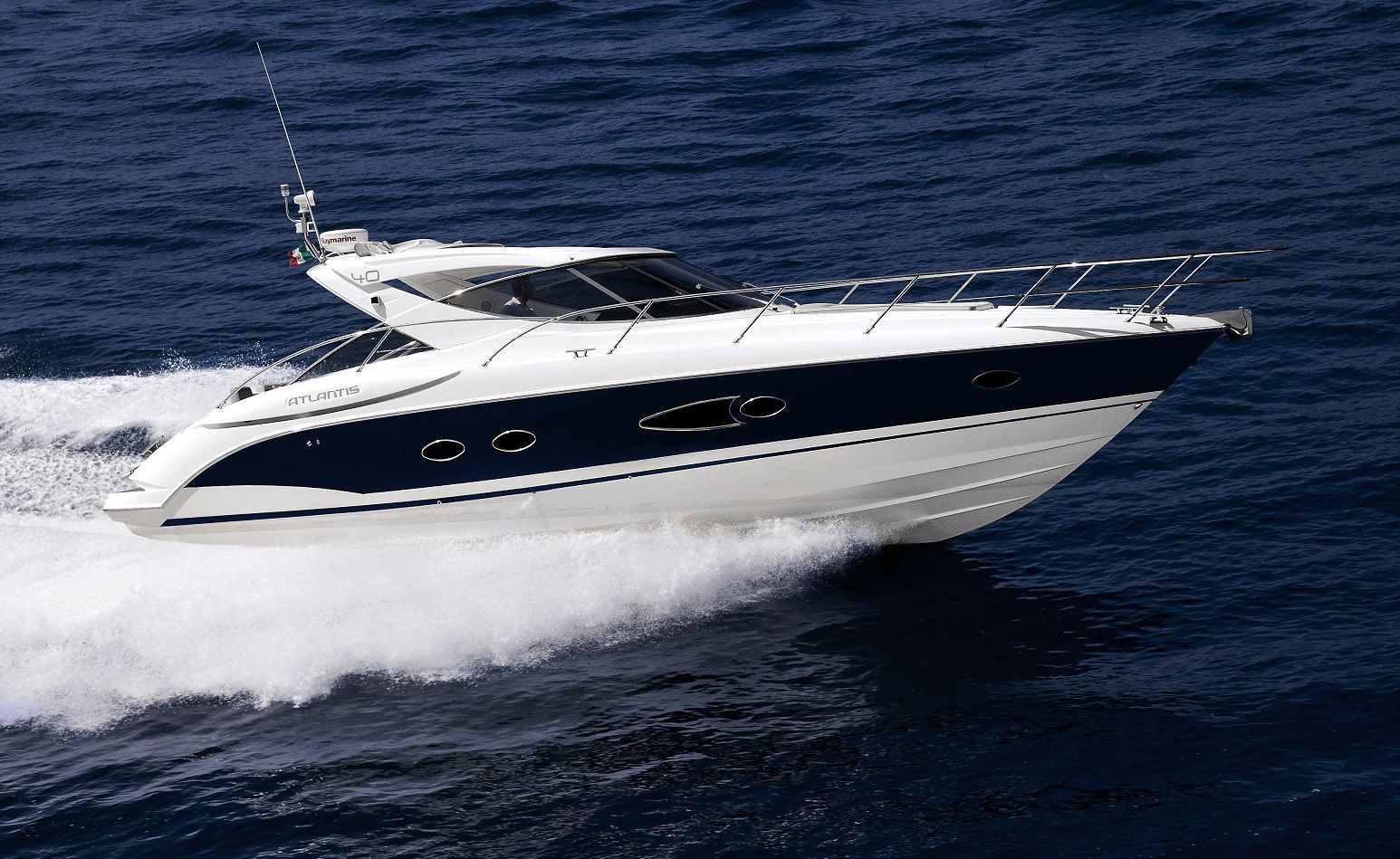 Azimut Atlantis 40 2015 para charter www.mareconsult.com.br (2)