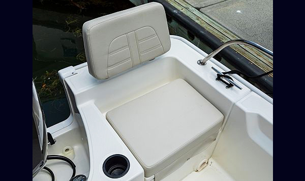 Boston Whaler 190 Montauk www.mareconsult.com.br (25)