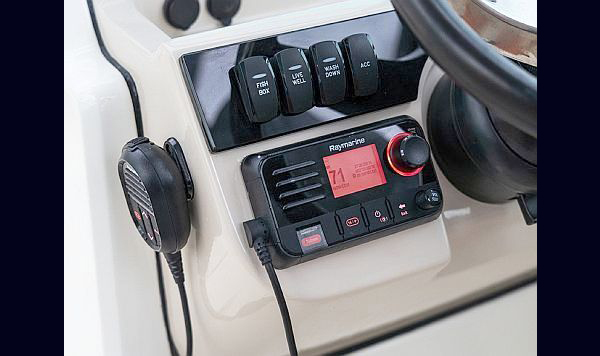 Boston Whaler 240 Vantagem www.mareconsult.com.br (15)