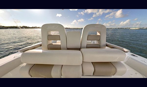 Boston Whaler 330 Outrage www.mareonsult.com.br (11)b