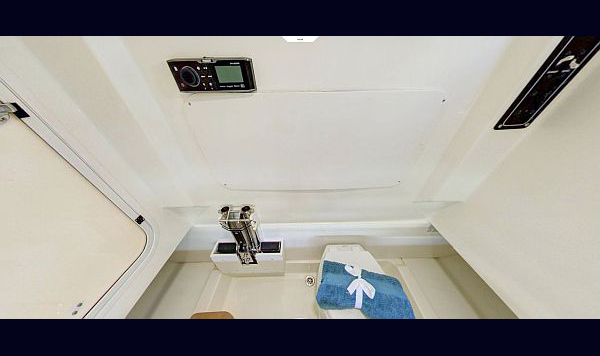 Boston Whaler 330 Outrage www.mareonsult.com.br (13)