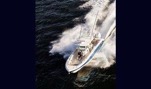 Boston Whaler 330 Outrage www.mareonsult.com.br (3)e