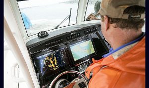 Boston Whaler 330 Outrage www.mareonsult.com.br (4)b