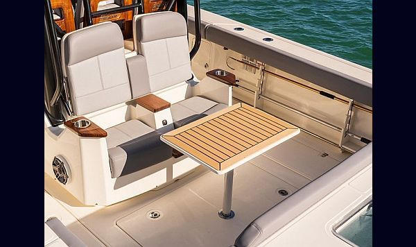 Boston Whaler 360 Outrage www.mareconsult.com.br 4 (9)