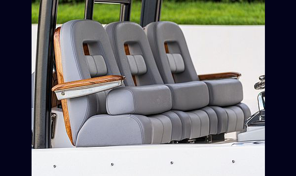 Boston Whaler 360 Outrage www.mareconsult.com.br (8)