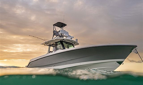 BOSTON WHALER OUTRAGE 360