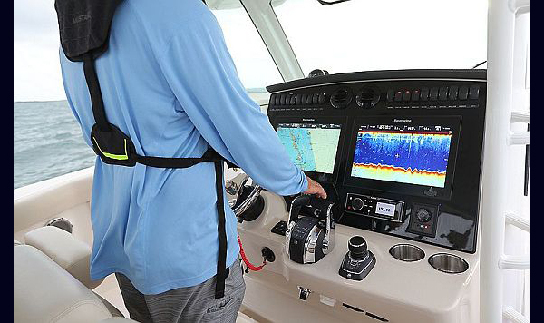 Boston Whaler 380 Outrage www.mareconsult.com.br (11)