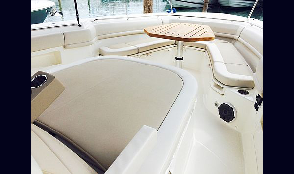 Boston Whaler 380 Outrage www.mareconsult.com.br (20)