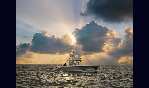 Boston Whaler 380 Outrage www.mareconsult.com.br (4)