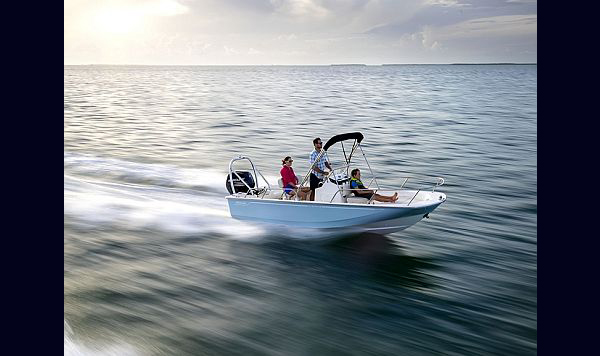 Boston Whaler Montauk 170 www.marecoonsult.com.br (18)