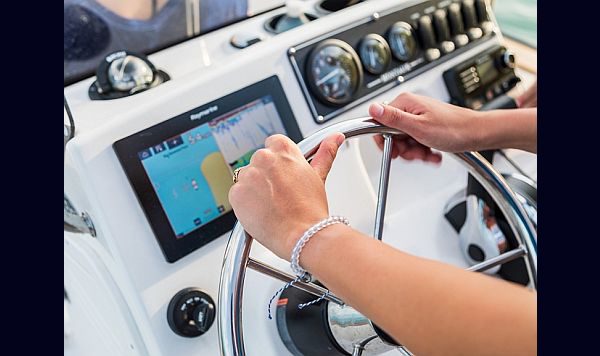 Boston Whaler Montauk 170 www.marecoonsult.com.br (26)