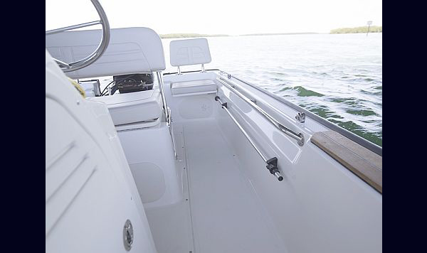 Boston Whaler Montauk 170 www.marecoonsult.com.br (30)
