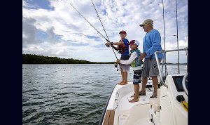 Boston Whaler Montauk 170 www.marecoonsult.com.br (41)