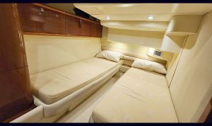 Fairline Phantom 40 2010 www.mareconsult.com (19)