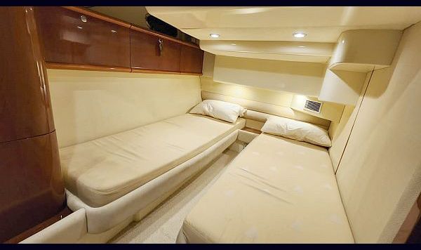 Fairline Phantom 40 2010 www.mareconsult.com (19)