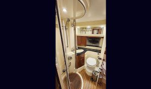 Fairline Phantom 40 2010 www.mareconsult.com (20)