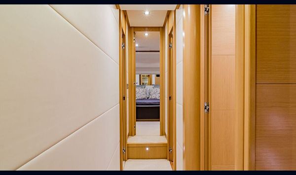 Ferretti 830 2013 www.mareconsult.com.br (44)