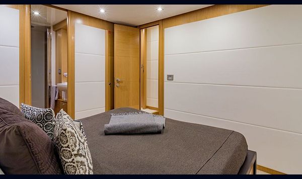 Ferretti 830 2013 www.mareconsult.com.br (47)