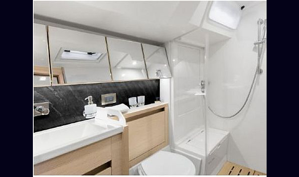 Hanse 548 2018 Charter em Ibiza www.mareconsult.com.br (8)