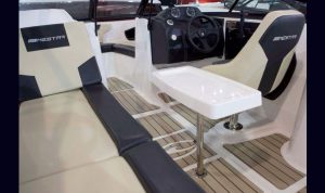 Lancha Mestra 212 A venda barco novo 0 km www.mareconsult.com.br (10)