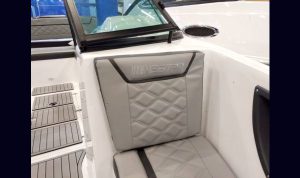 Lancha Mestra 212 A venda barco novo 0 km www.mareconsult.com.br (17)