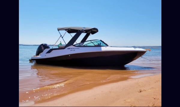 Lancha Mestra 212 A venda barco novo 0 km www.mareconsult.com.br (2)
