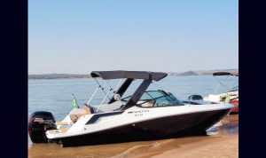 Lancha Mestra 212 A venda barco novo 0 km www.mareconsult.com.br (3)