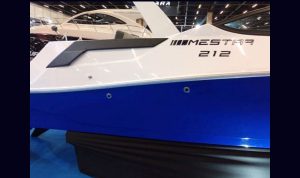 Lancha Mestra 212 A venda barco novo 0 km www.mareconsult.com.br (5)