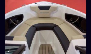 Lancha Mestra 212 A venda barco novo 0 km www.mareconsult.com.br (9)