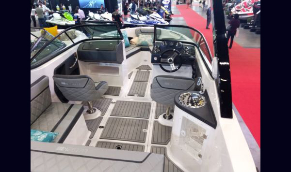 Lancha Mestra 222 a venda nova 0 km www.mareconsult.com.br (11)