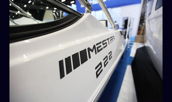 Lancha Mestra 222 a venda nova 0 km www.mareconsult.com.br (19)