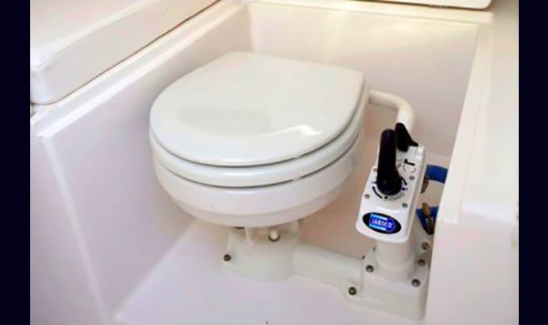 Lancha Mestra 230 a venda nova 0km www.mareconsult.com.br (10)