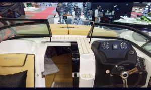 Lancha Mestra 230 a venda nova 0km www.mareconsult.com.br (14)