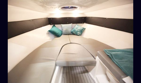 Lancha Mestra 230 a venda nova 0km www.mareconsult.com.br (9)