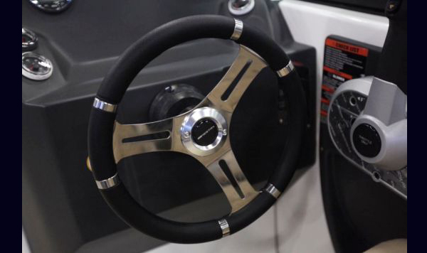 Lancha Mestra 240 nova 0km a venda www.mareconsult.com.br (10)