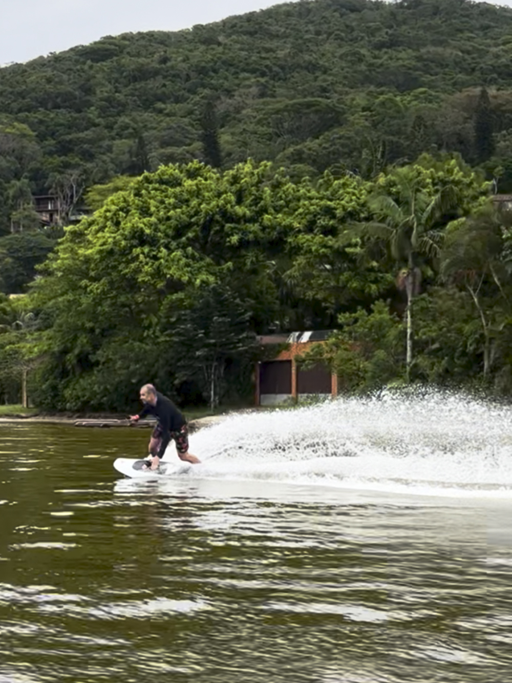 Prancha eletrica motorizada jetboard sharkx surf waves www.mareconsult.com.br (4)