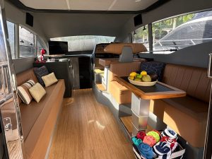 Triton 470 Fly 2022 www.mareconsult.com.br (10)