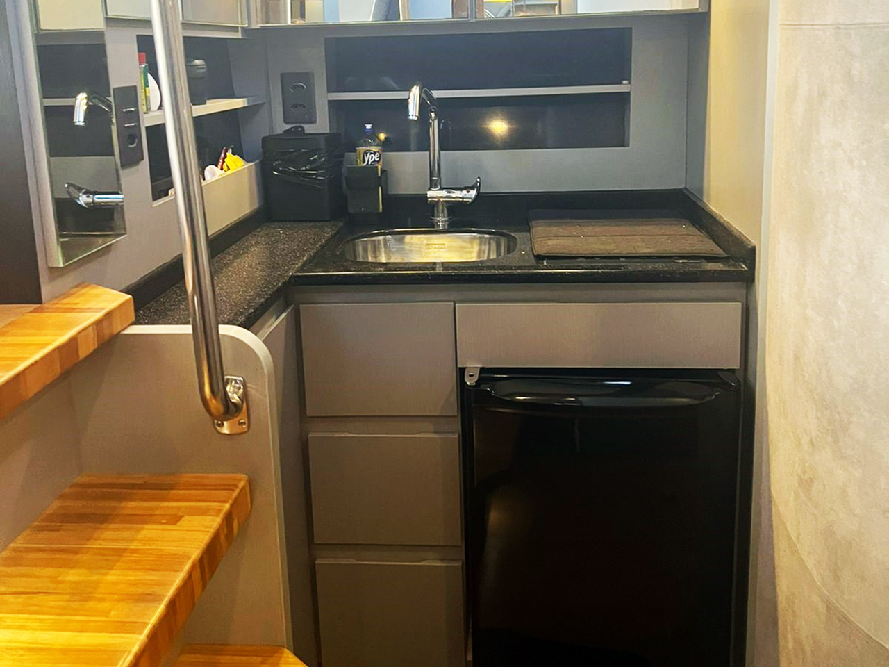 Triton 470 Fly 2022 www.mareconsult.com.br (12)