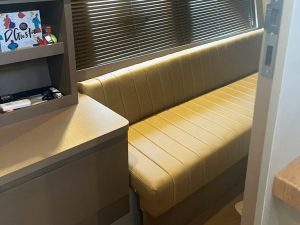 Triton 470 Fly 2022 www.mareconsult.com.br (16)