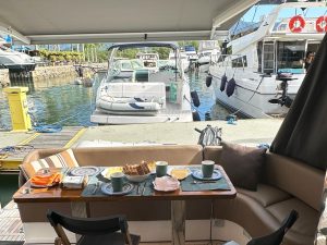 Triton 470 Fly 2022 www.mareconsult.com.br (5)