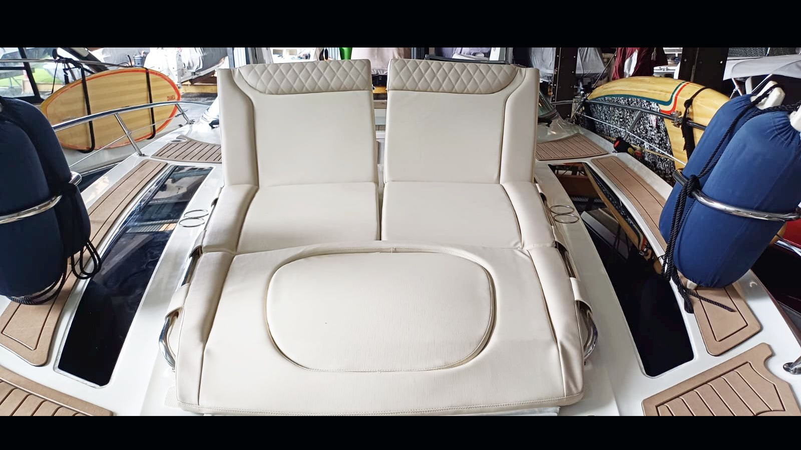 Sea Ray Sundancer 375 2013 www.mareconsult.com.br (10)
